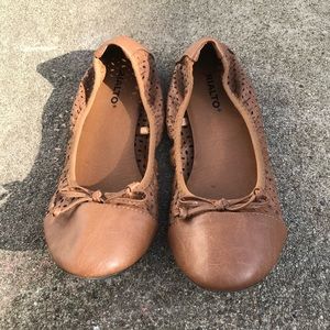 Rialto tan flats